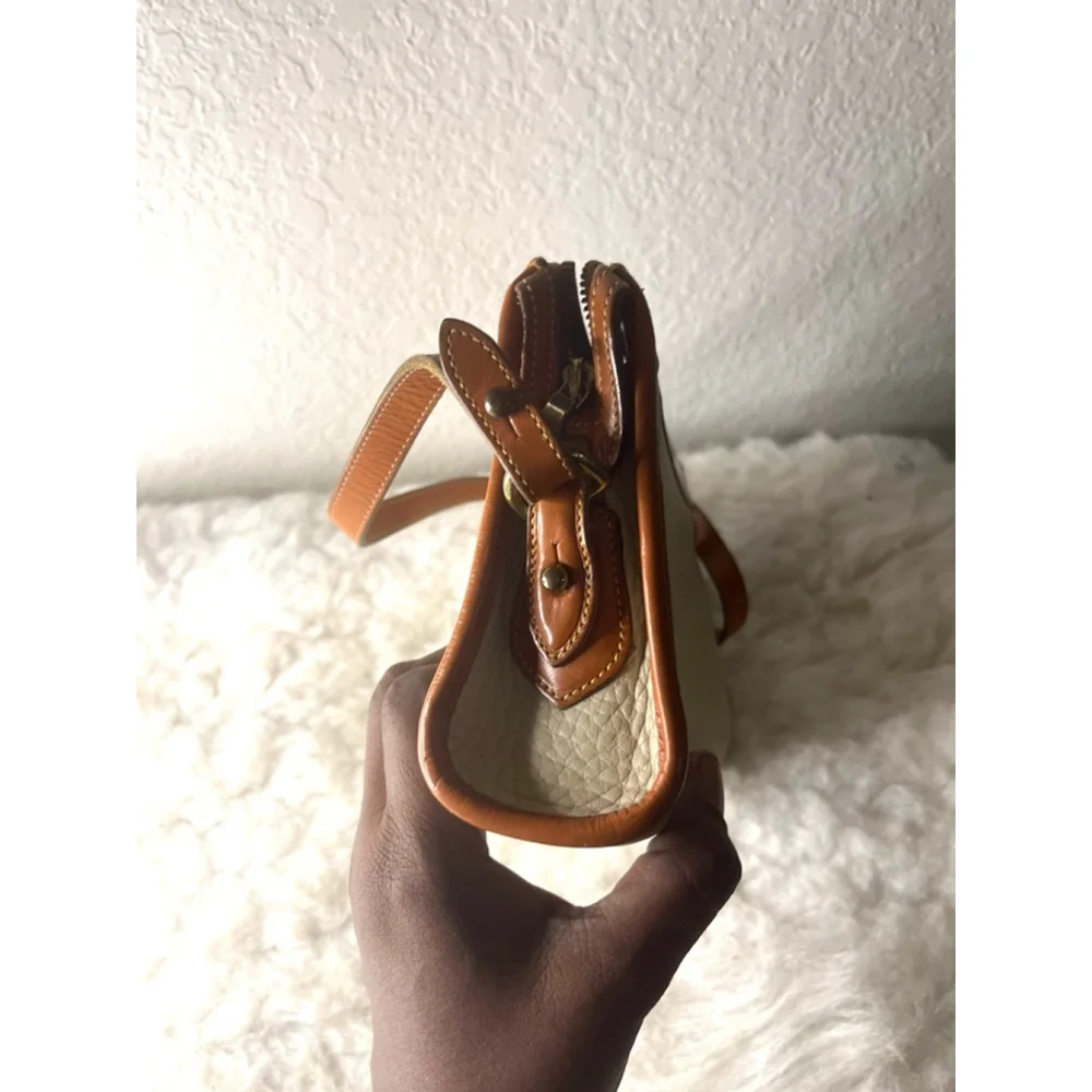 Vintage Dooney & Bourke All Weather Leather Taupe Collection Crossbody Bag - Picture 4 of 8